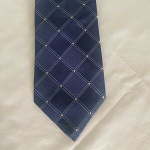 Dress tie